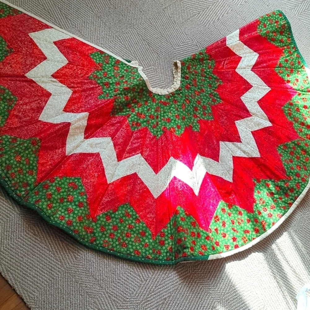 Handmade Quilt Gold Cream Glitter Traditional Christmas Tree Skirt Snowflake